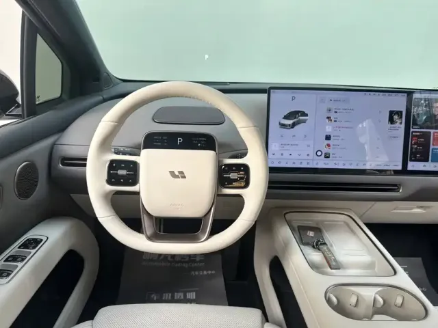 Li Auto Li Auto i6 2025 4WD Base Model — Фото автомобиля 10