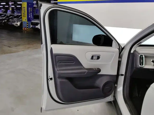Leapmotor B10 — Фото автомобиля 7