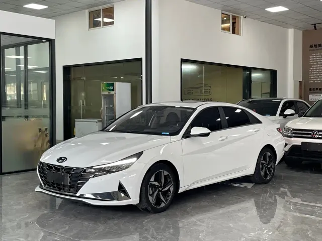 Фотография автомобиля — Hyundai Elantra
