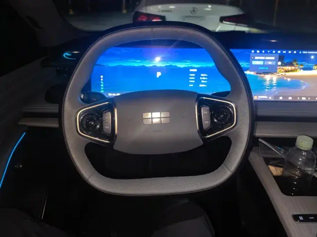 Geely Galaxy E8 — Фото автомобиля 15