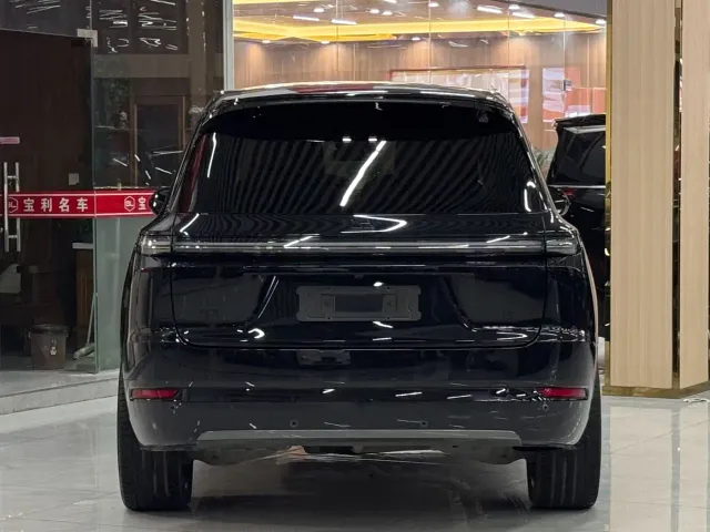 Li Auto L9 — Фото автомобиля 17