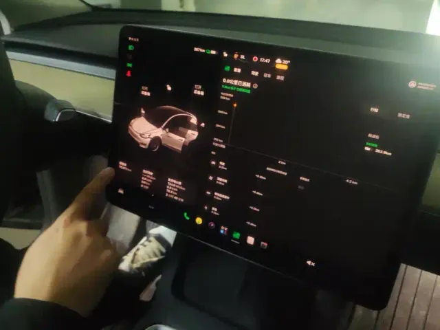 Tesla Model Y — Фото автомобиля 14