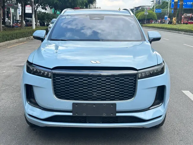 Li Auto ONE — Фото автомобиля 2