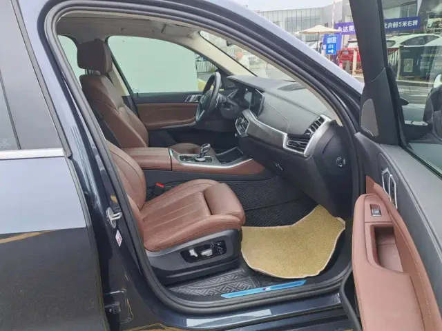 BMW BMW X5 (Import) 2021 xDrive40i Exclusive M Sport Package — Фото автомобиля 7