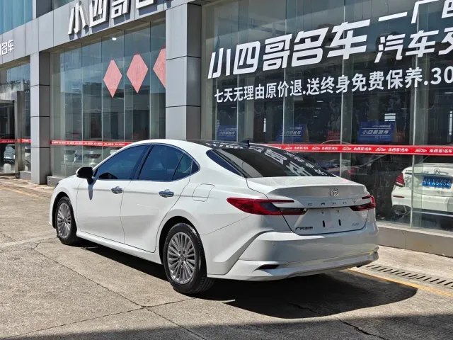Toyota Camry — Фото автомобиля 4