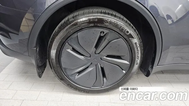 Tesla Model Y — Фото автомобиля 5