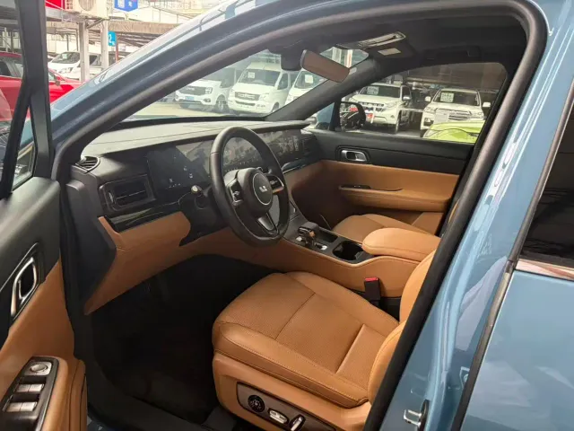 Li Auto ONE — Фото автомобиля 2