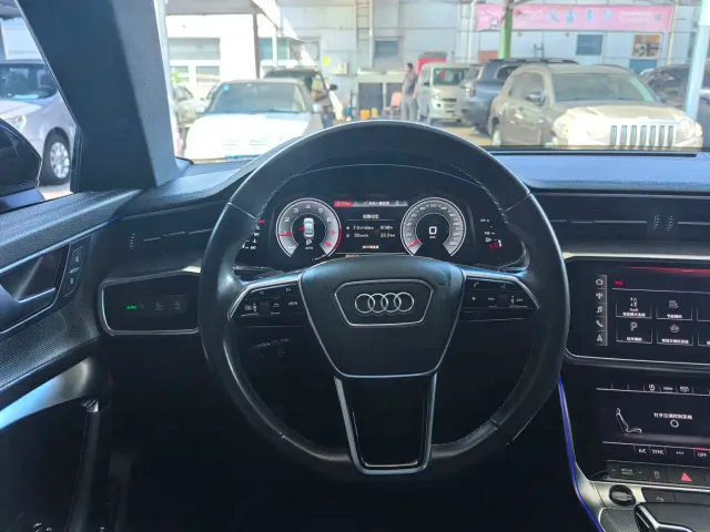 Audi A6L — Фото автомобиля 9