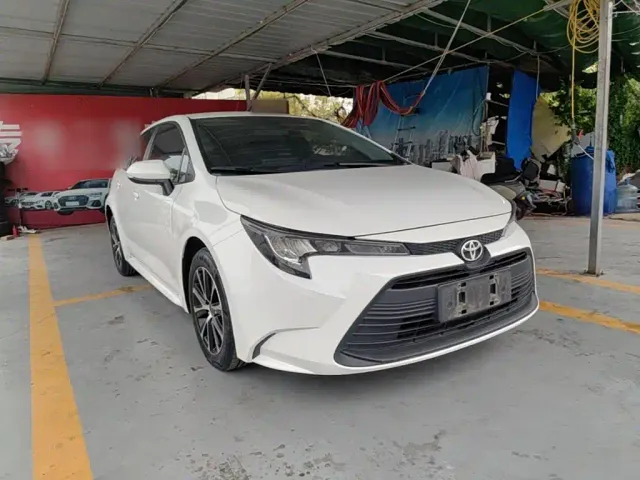 Toyota Levin 2023 TNGA 1.5L CVT Progressive — Фото автомобиля 3