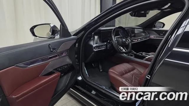 BMW 7 Series G70 — Фото автомобиля 15