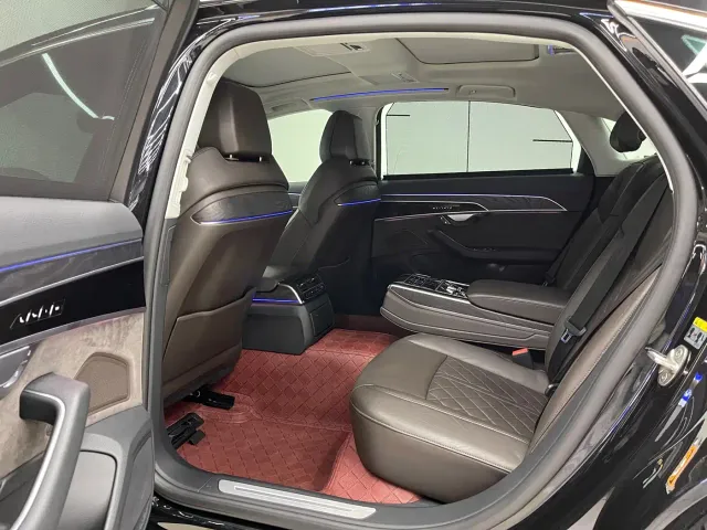 Audi A8 — Фото автомобиля 6