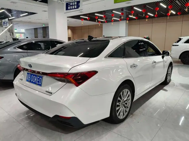 Toyota Avalon — Фото автомобиля 3