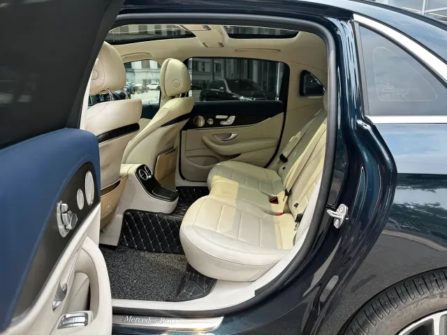 Mercedes-Benz E-Class — Фото автомобиля 10