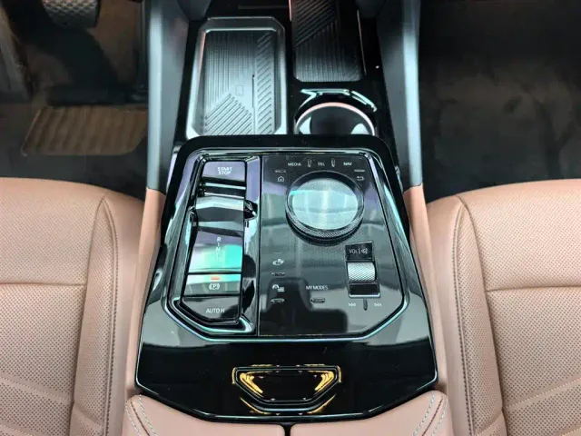 BMW BMW i5 2024 eDrive 35L Premium Luxury Package — Фото автомобиля 11