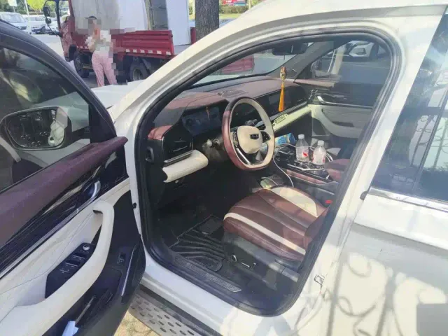 Geely Xingyue L — Фото автомобиля 8