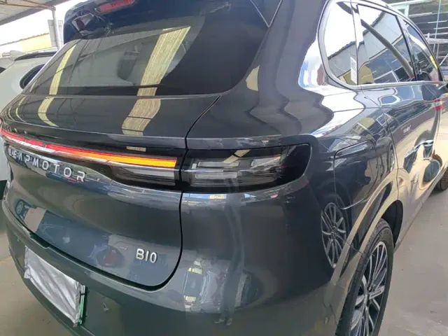Leapmotor B10 — Фото автомобиля 7