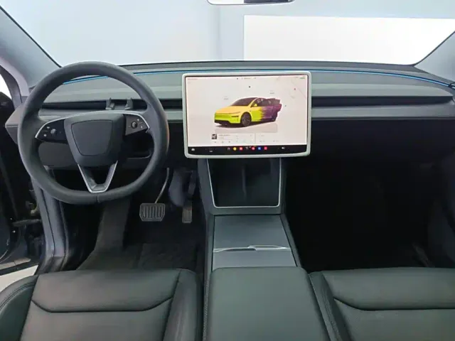 Tesla Model Y — Фото автомобиля 12