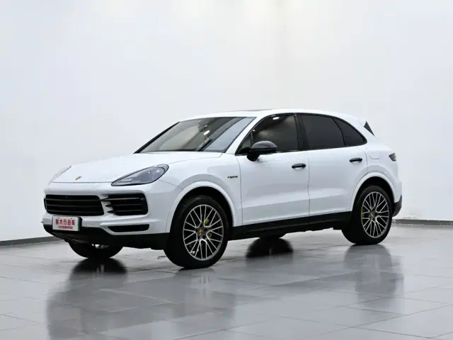 Porsche Cayenne — Фото автомобиля 2