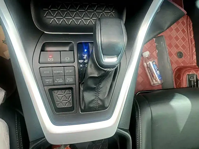 Toyota Wildlander — Фото автомобиля 13