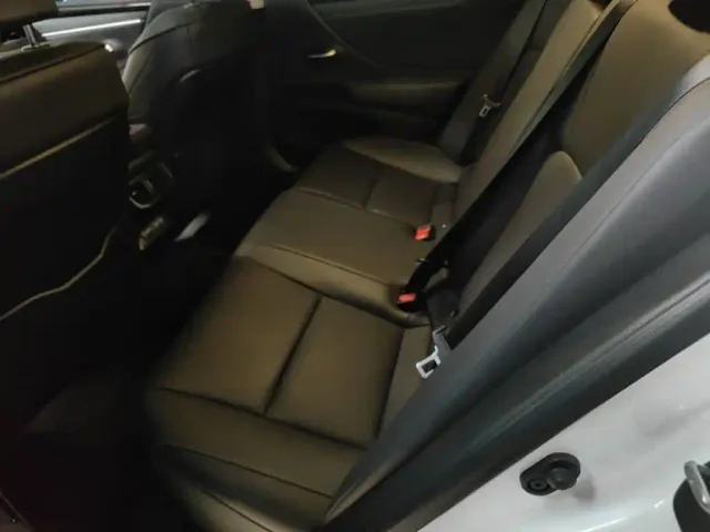 Lexus ES — Фото автомобиля 16