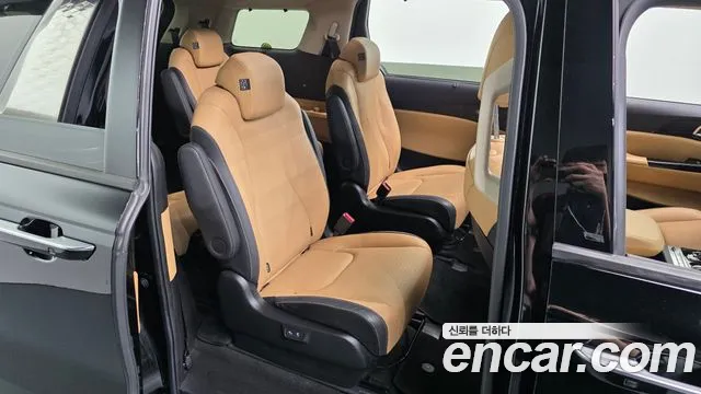 Kia Carnival Generation 4 — Фото автомобиля 13