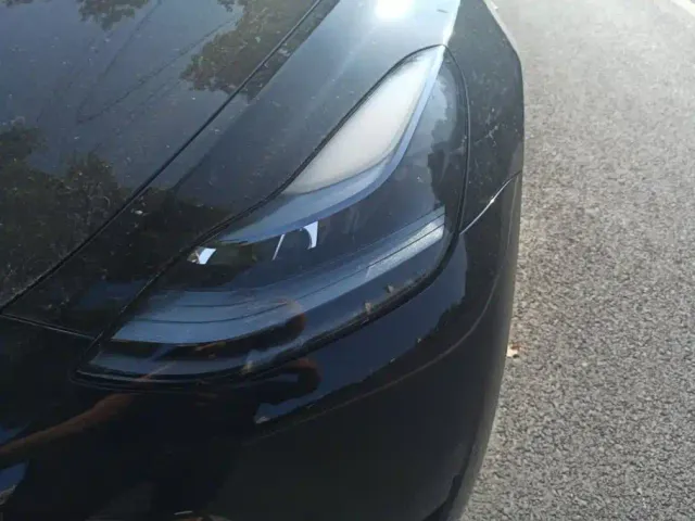 Tesla Model Y — Фото автомобиля 5