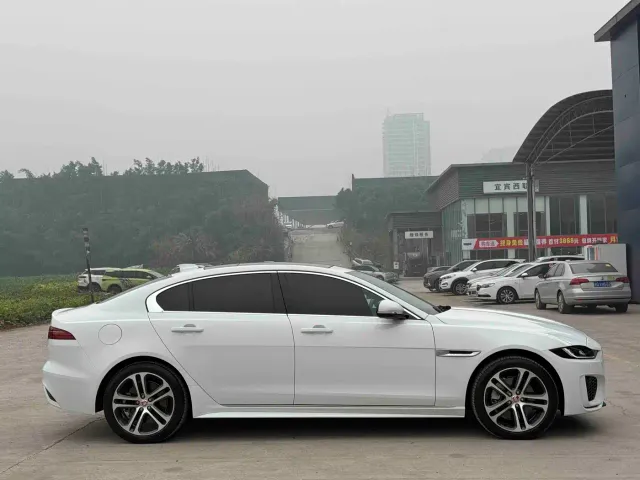 Jaguar XEL — Фото автомобиля 23