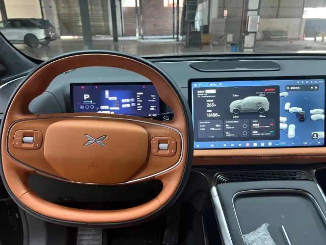 Xpeng G9 — Фото автомобиля 12