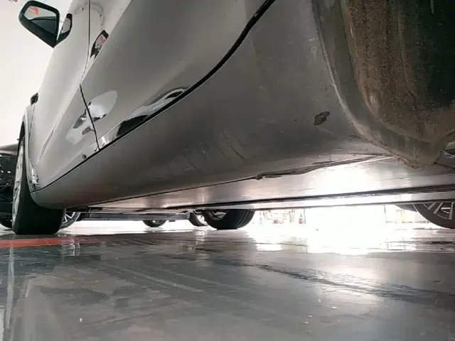 Tesla Model Y — Фото автомобиля 21