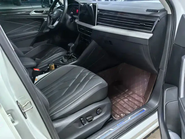 Volkswagen Tiguan L PHEV — Фото автомобиля 9
