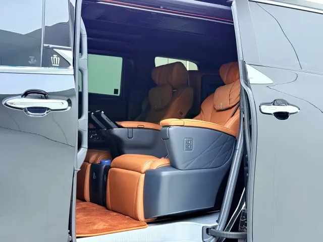 Toyota Vellfire — Фото автомобиля 9