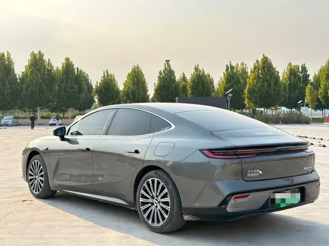 Geely Galaxy Xingyao 8 — Фото автомобиля 9