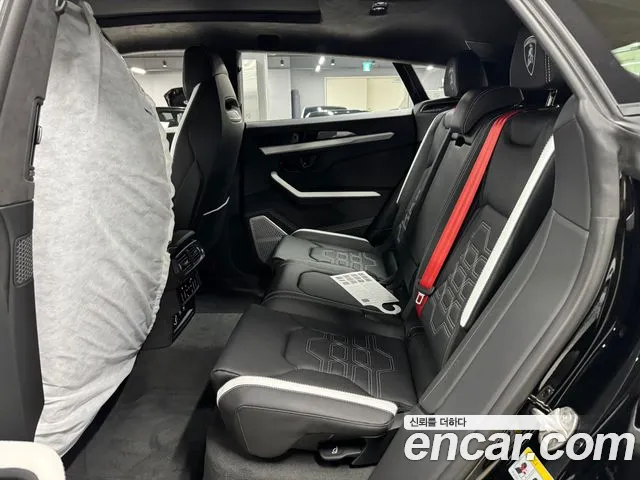 Lamborghini Urus — Фото автомобиля 12