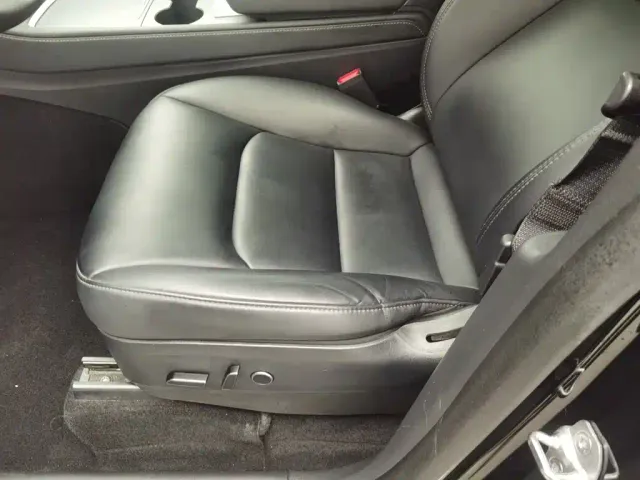 Tesla Model Y — Фото автомобиля 20
