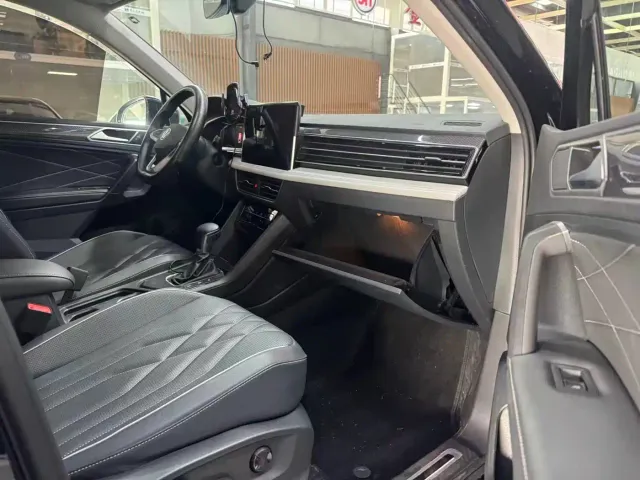 Volkswagen Tiguan L — Фото автомобиля 7