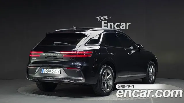 Genesis GV70 2.5T Бензин AWD — Фото автомобиля 2