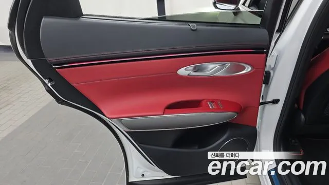 Genesis GV70 — Фото автомобиля 14