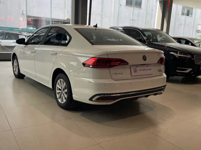 Volkswagen Bora — Фото автомобиля 5