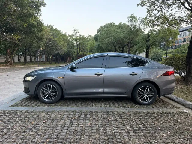 BYD Qin PLUS — Фото автомобиля 14
