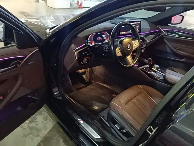 BMW 5 Series — Фото автомобиля 15