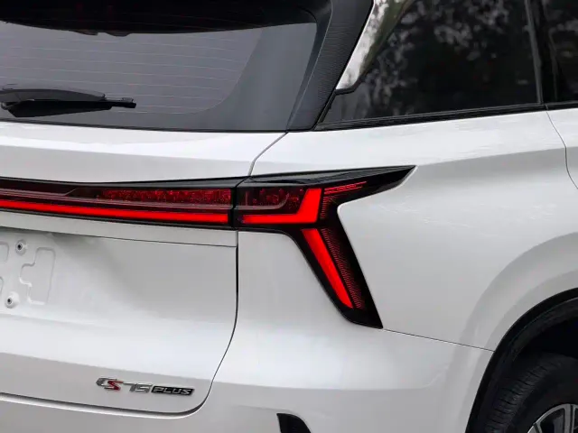 Changan CS75 Plus — Фото автомобиля 23