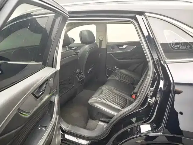 Hongqi HS5 — Фото автомобиля 14