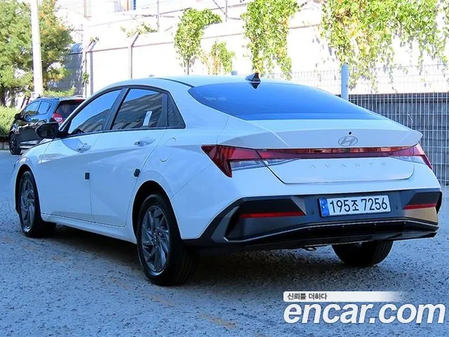 Hyundai Avante — Фото автомобиля 2