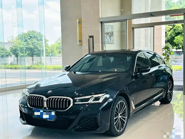 Фотография автомобиля — BMW 5 Series
