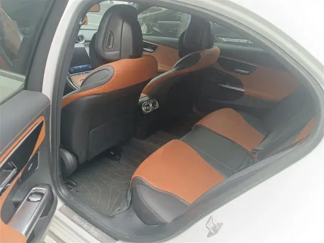 Mercedes-Benz C-Class — Фото автомобиля 12