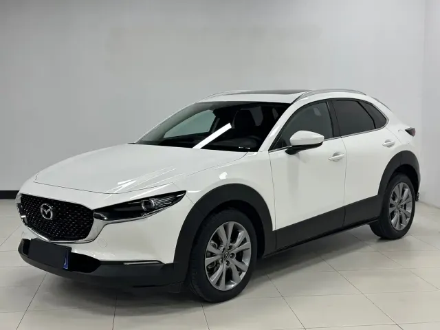 Фотография автомобиля — Mazda CX-30