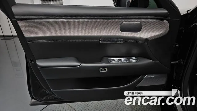 Genesis G90 Бензин 3.5 турбо AWD — Фото автомобиля 22