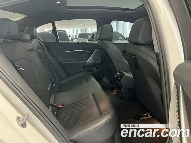 BMW i5 G60 — Фото автомобиля 14