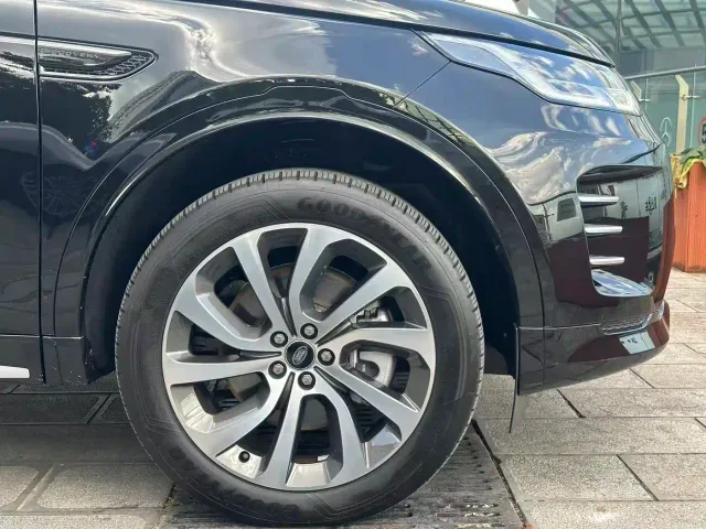 Land Rover Discovery Sport — Фото автомобиля 18