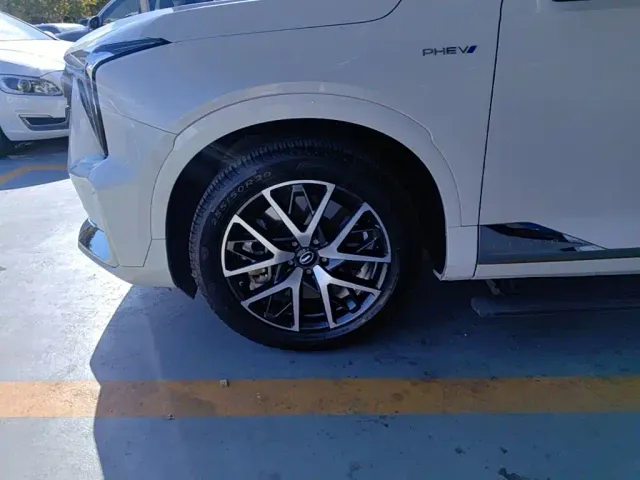 GAC Trumpchi ES9 — Фото автомобиля 22